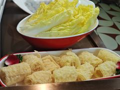 炸豆皮-洪氏嗨捞·广东猪肚鸡·椰子鸡火锅(西咸万象城店)
