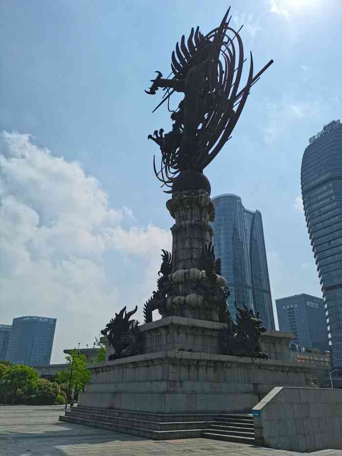 钱江龙广场雕塑图片