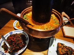 铜锅饵块油焖鸡-一坐一忘云南菜(嘉里中心店)