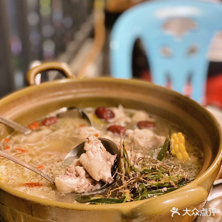 热腾腾深食记｜星奖鸡煲｜潮汕招牌石橄榄鸡煲