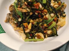 -绿草地·湘菜(酃湖师院店)