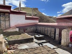 -比如骷髅墙景区