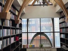 -钟书阁(松江泰晤士小镇店)