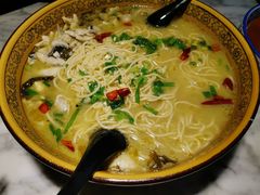 -轻捞慢起面馆(新世界百货店)