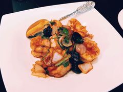黑蒜大千虾球-北京四季酒店·采逸轩