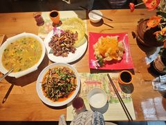 -月亮眼花园餐厅书吧酒吧