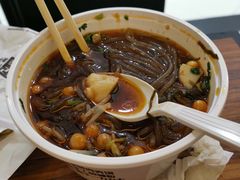 酸辣粉配肉夹馍-荀记肉夹馍(三八家乐福店)