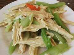 -清真吴记门钉肉饼·喜多利