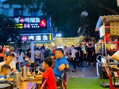 -刘姐啤酒鱼民族演艺餐厅(西街总店)