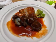 葱烧海参花胶-海派悦庭·海胆烧麦·新融合菜(凯德广场店)