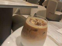 咖啡拿铁-théATRE 茶聚场(王府中環店)