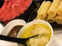 -鲜入围煮花胶鸡海鲜火锅