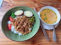 鲁肉饭-雅城香慧咖啡馆(常德路店)