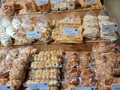 -顶东面包花园·生日蛋糕(世博店)