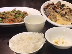 砂锅焗鱼头-温汤大酒店餐厅