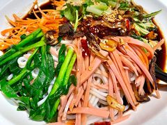 老滇凉米线-老滇山寨•云南特色菜•地方菜•民族风情歌舞表演(金碧店)