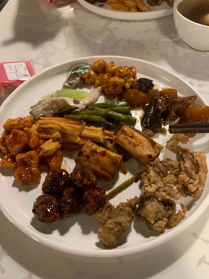 素虎·曼陀吉尼(清华店)-"素虎素食自助餐,跟同学约着吃素换换口味.