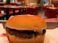 蘑菇牛肉汉堡-FATBURGER 特富客汉堡(外交公寓店)