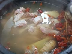 生蚝鸡煲-花苑美食横琴生蚝火锅(拱北粤华路店)