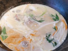 -咕嘟草帽鱼·牛奶一样的鲜鱼汤(天鹅湖万达广场店)
