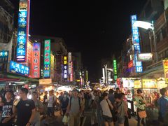 -六合夜市