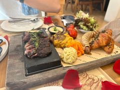 -Mark&Mars Restaurant