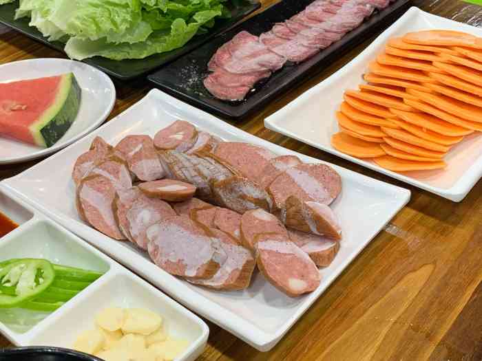 牛状元东北烤肉-"[薄荷]环境:位置还是很好找的 高架桥.