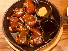 个旧烤猪蹄-云海肴·汽锅鸡·云南菜(天山百盛优客店)