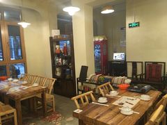 等位区-霄汉牛三鲜湖北砂锅菜(万松园2店)