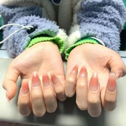-桃子的美甲店