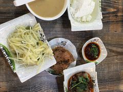 -丘艳豆花饭(国泰广场店)