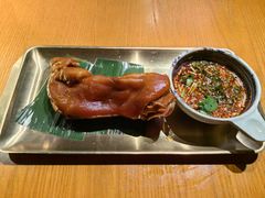 青岩卤猪脚-包整·丝娃娃(一览甲秀楼风景店)