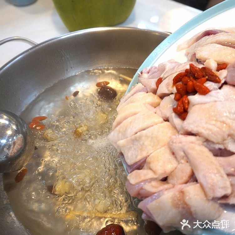 一直在三亚连续排行的萌哒哒