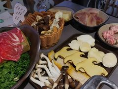 -楠小云·云南鲜菌·鲜牛自助火锅(九眼桥店)