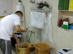 -郑远元专业修脚房(莘朱路店)