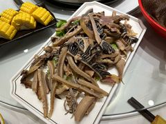 -乡土黄·鲜牛肉火锅·小龙虾(兴业街店)