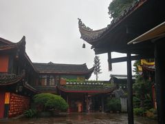 -峨眉山报国寺