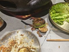 -围炉肉舍•炭烤活鳗•丹东海鲜烤肉(步行街店)