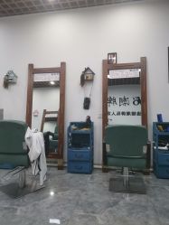 -V8潮牌·接发烫染连锁