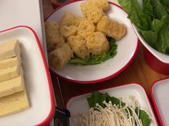 -毛辣果·贵州红酸汤牛肉火锅(西单店)