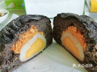 咸蛋黄嘟嘟，内馅好丰富