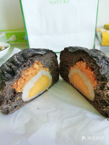 咸蛋黄嘟嘟,内馅好丰富