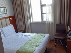 -和颐酒店(广州琶洲会展中心广州塔赤岗地铁站店)