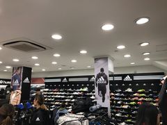 店内环境-阿迪达斯(澳门水坑尾街店)