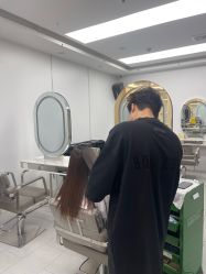 -首脑美发沙龙