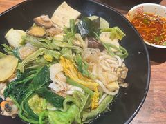 -万记麻辣烫国展总店