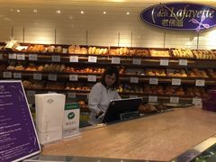 面包甜点陈列柜-老佛爷饼店