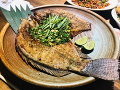 香茅草烤罗非鱼-滇越乘象云南餐厅(豆各庄店)