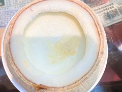 燕窝椰皇双皮奶-香港蓮香樓(上環店)