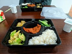 -上海星瀚奔驰4S店(红柳路店)